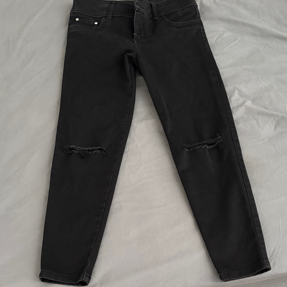 Black Distressed Women Jeans